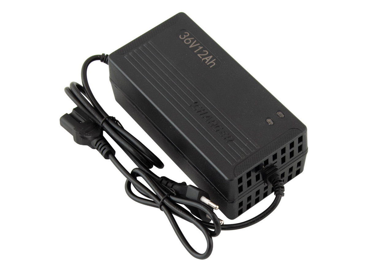 EB.PUNJAČ ZA OLOVNE BATERIJE 36V 12AH VORTEX