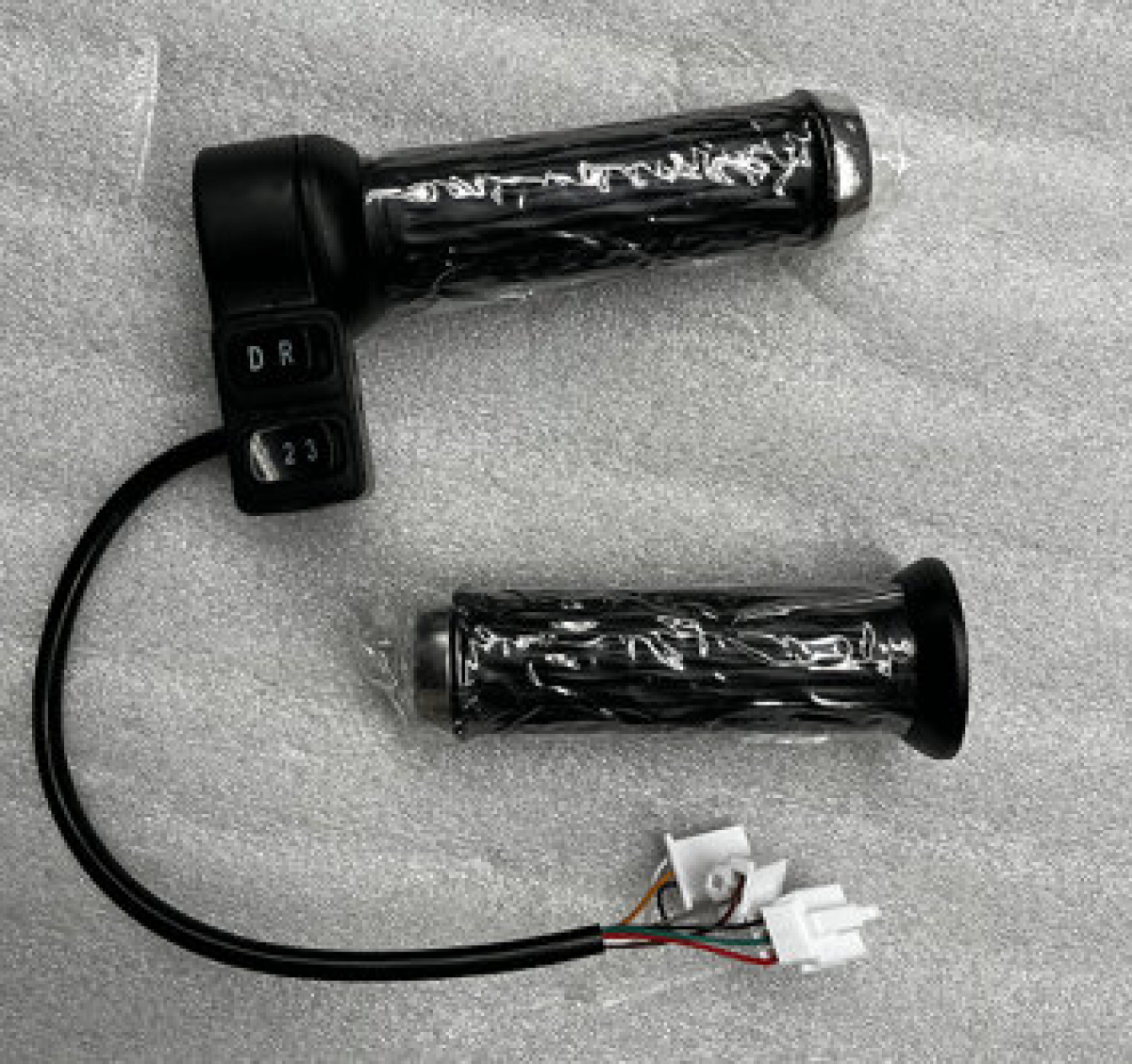 EB.RUČICA GASA L/D BN022