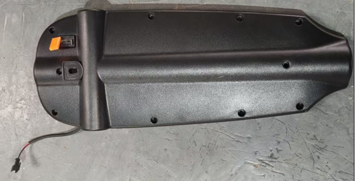 EB.MASKA ZADNJA OKLOP VERTIKALNOG STUBA  CRNA BN032