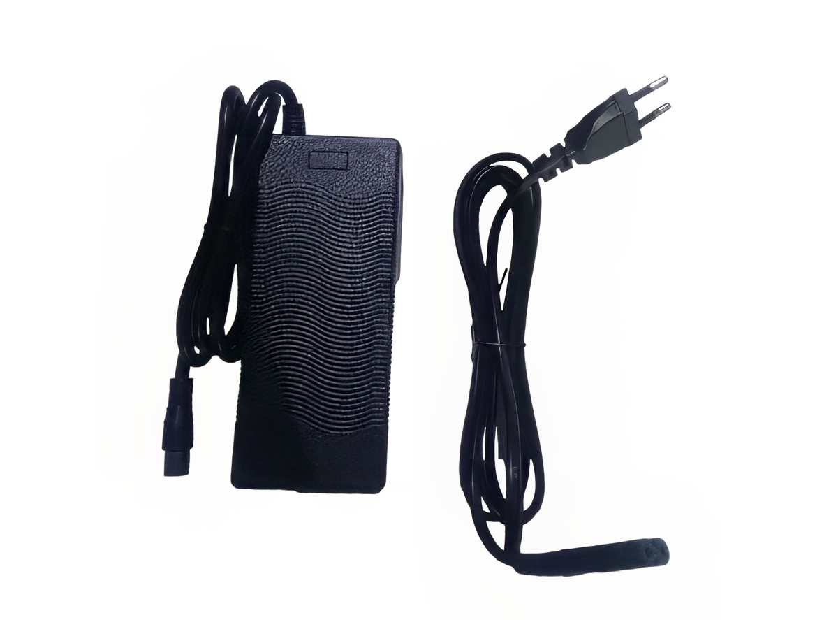 EB.PUNJAČ ZA LITIJUMSKE BATERIJE 36V 2AH SMART TECHEB.PUNJAČ ZA LITIJUMSKE BATERIJE 36V 2AH SMART TE