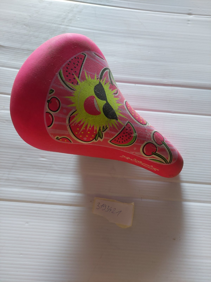 SED.16_20.SUM SEDLO UZ RAM 16 I 20 ZA SUMMER 2020