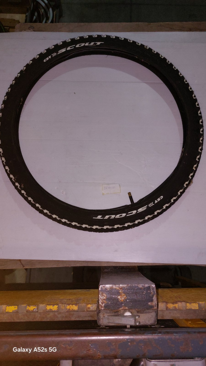 SP.24x1.95 (53-507) C1119 CST BELA LINIJA # OEM SET UN.24X1.95 AV 2018