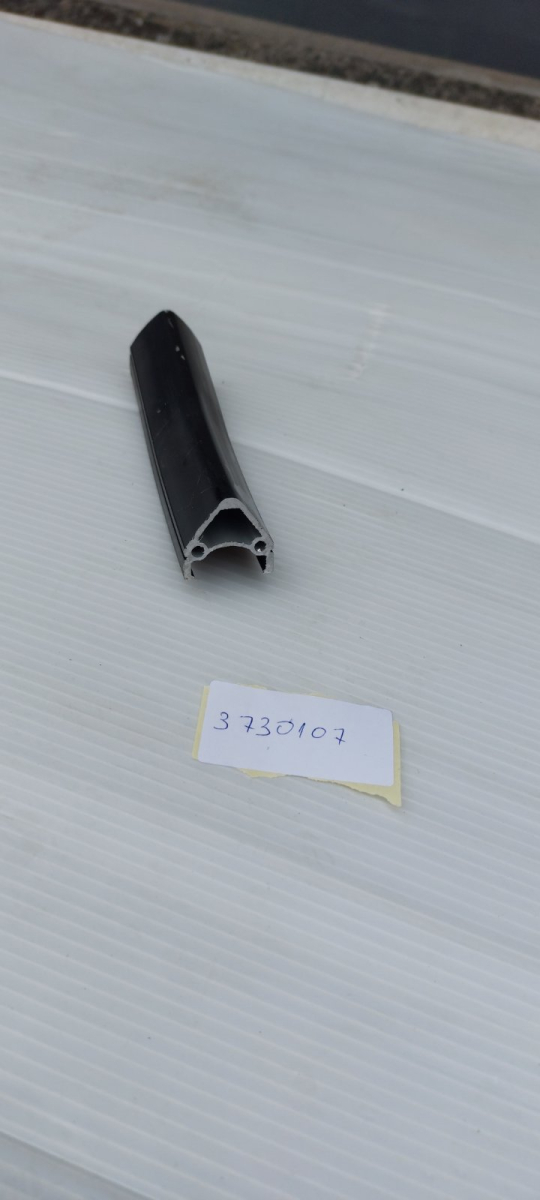 ALU PROFIL V3 24 CRNI ZA OBRUCEVE DUPLI ZID DUZ.4950mm DB0508-X3B