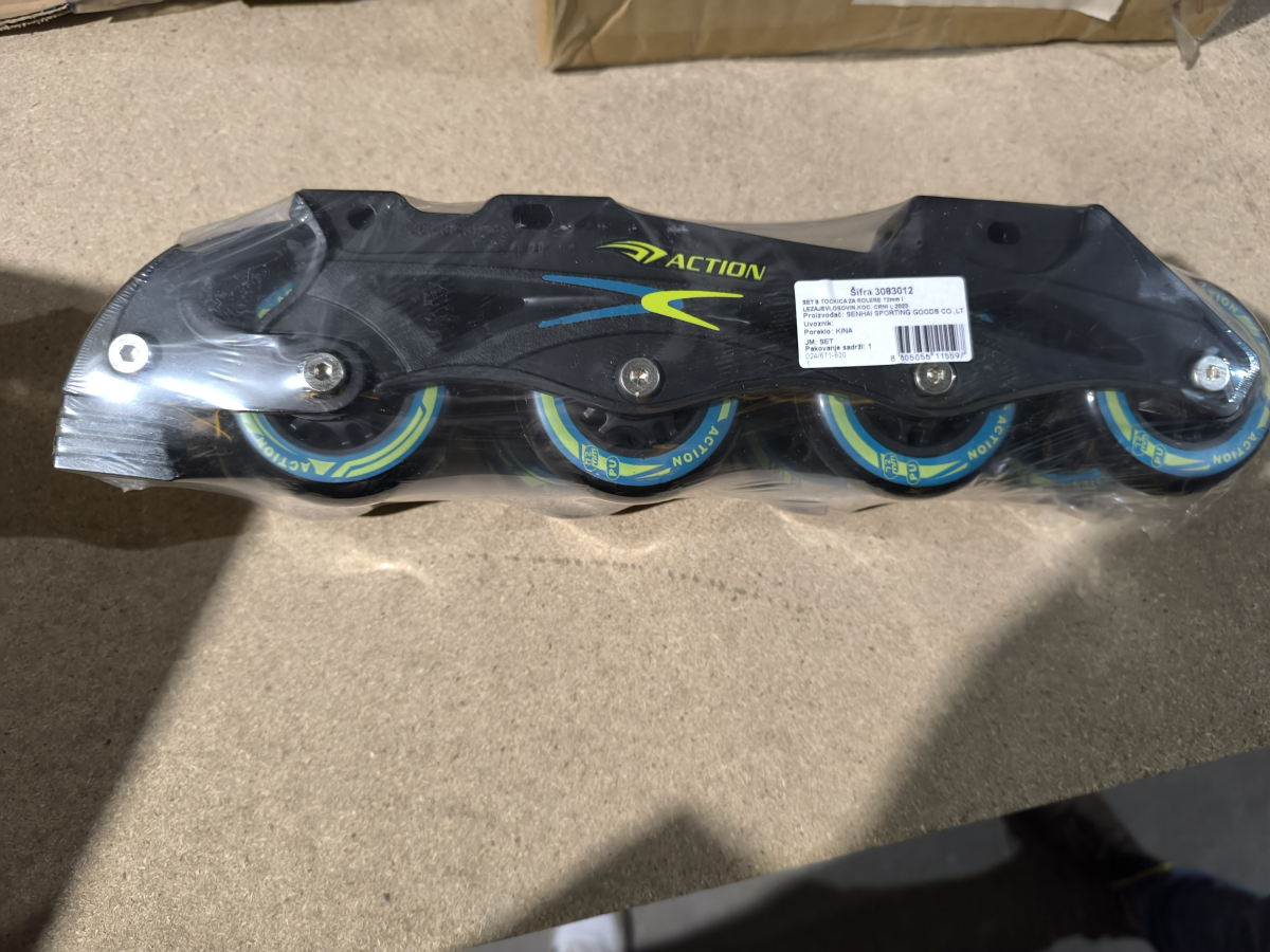 Set 8 tockica za rolere 72mm i lezajevi,osovin,koc. crni l 2023