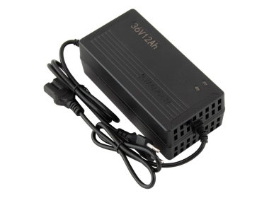 EB.PUNJAČ ZA OLOVNE BATERIJE 36V 12AH VORTEX