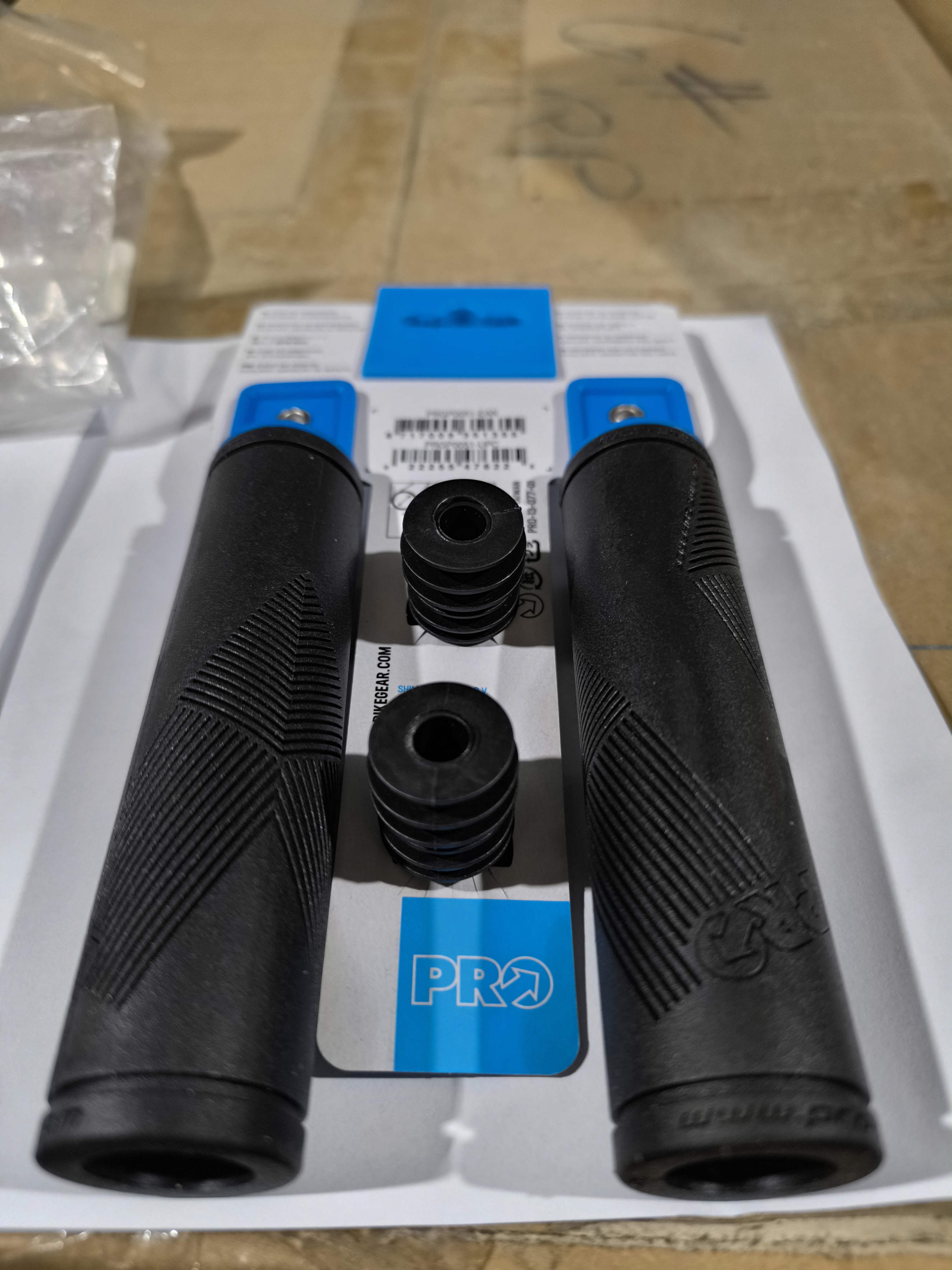 RUCKE VOLANA GRIPOVI PRO SLIDE ON SPORT 32mm/125mm BLACK 2021MP