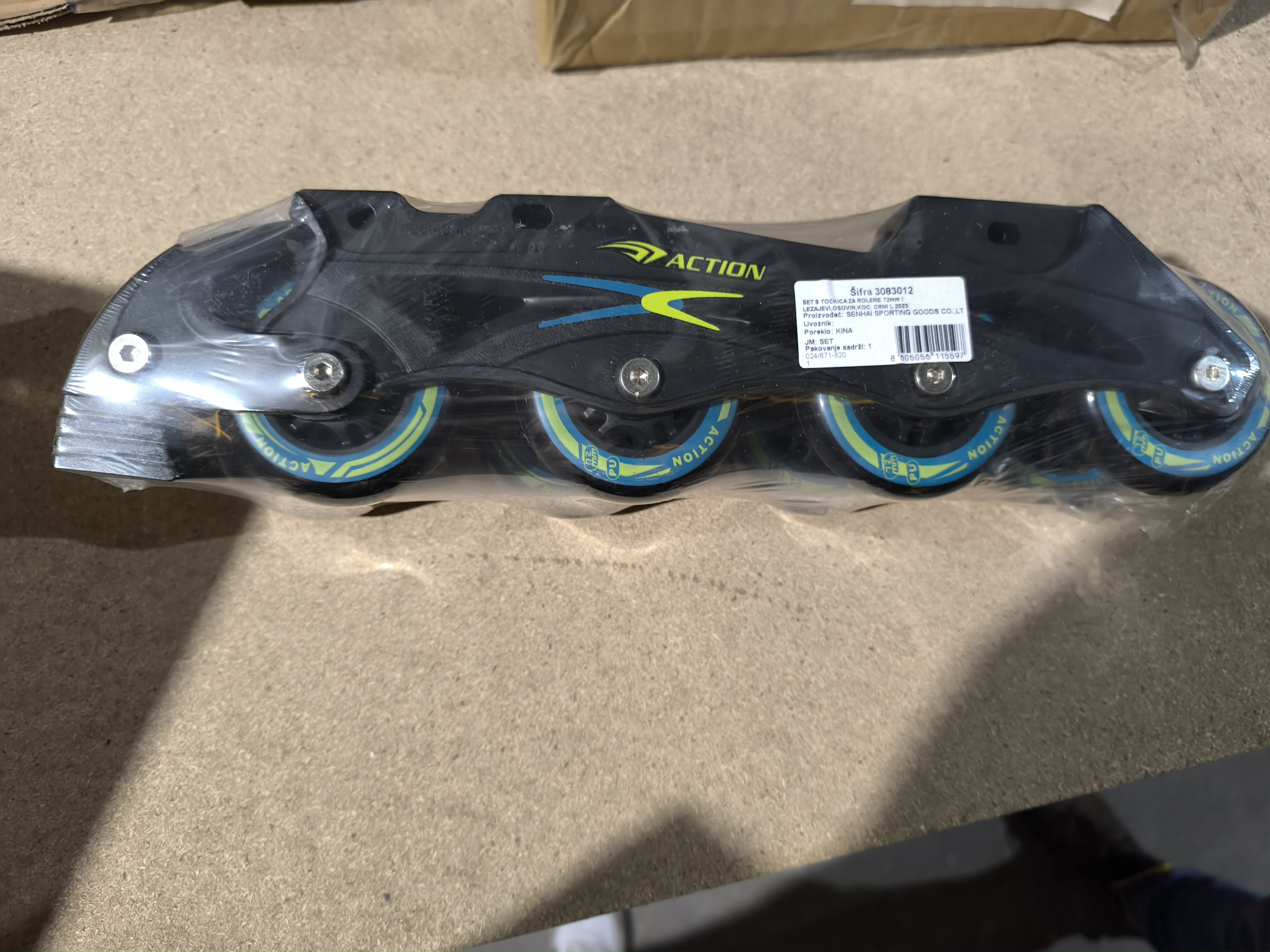 Set 8 tockica za rolere 72mm i lezajevi,osovin,koc. crni l 2023